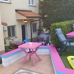 Princess&prince With Swimming Pool And Garden *