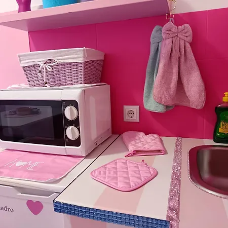 Princess&prince With Swimming Pool And Garden