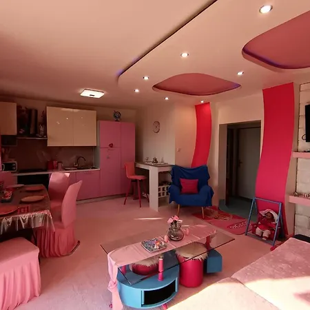 Princess&prince With Swimming Pool And Garden Lejlighed