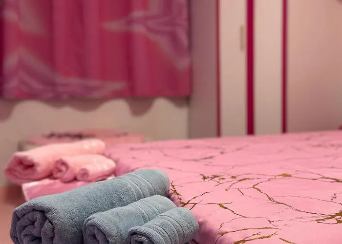 Princess&prince With Swimming Pool And Garden *